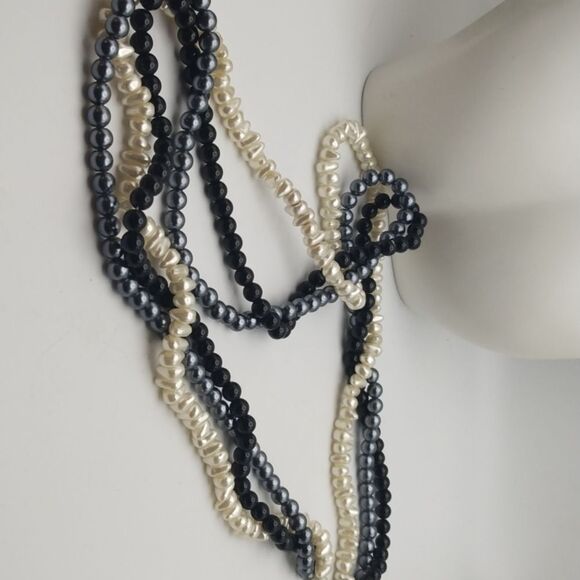 Multi tone garden party triple costume faux‎ pearl necklace beaded jewelry cute - Picture 3 of 3